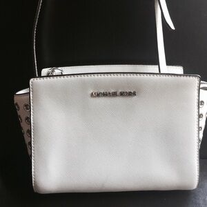 COPY - ‼️👜awesome Michael Kors leather purse‼️